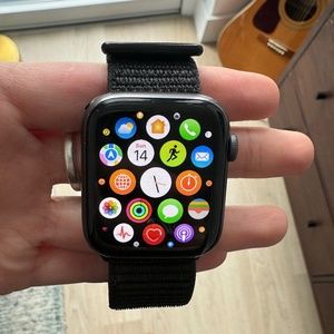 COPY - Apple Watch Series 4